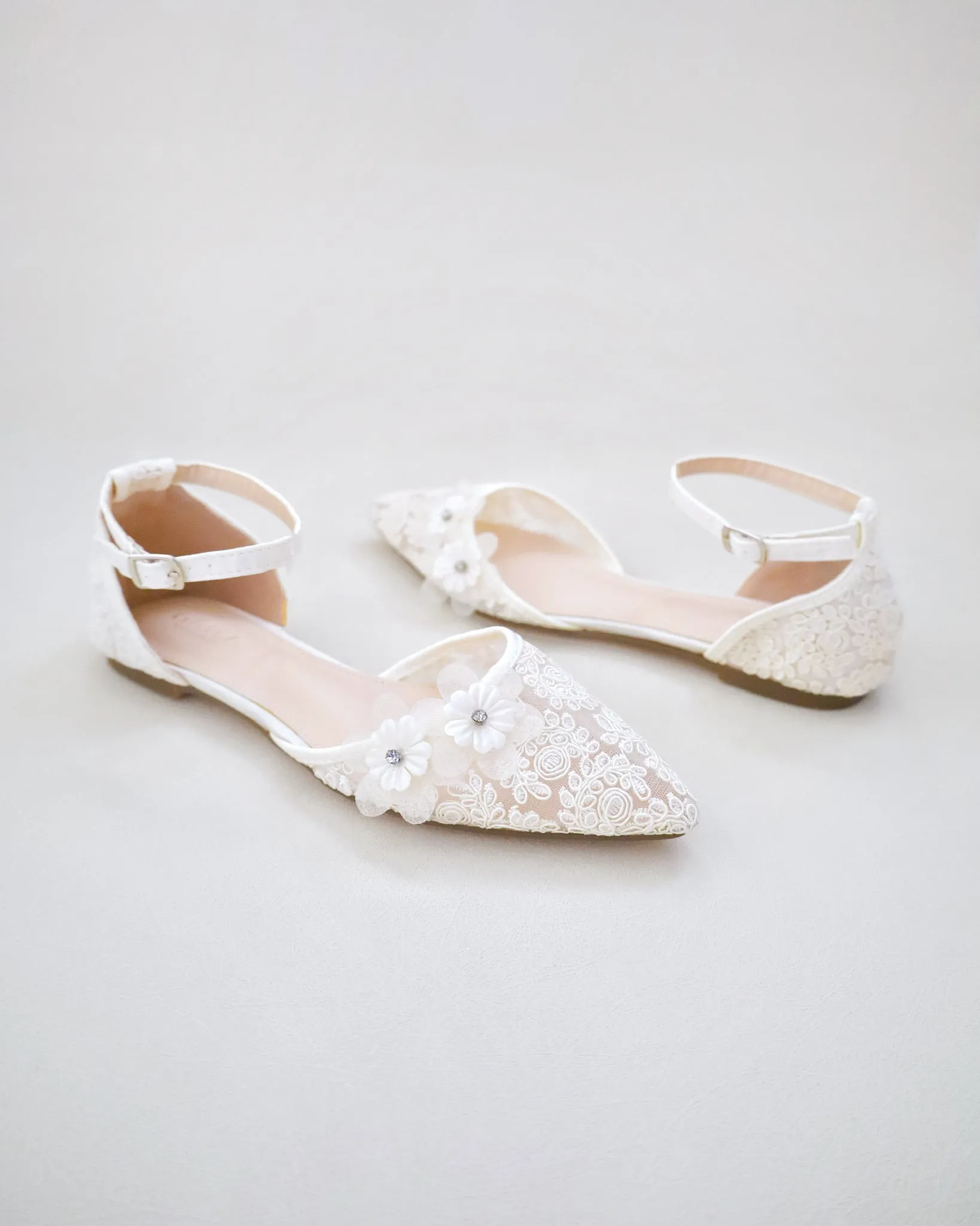 Crochet Lace Pointy Toe Flats with Flower Applique