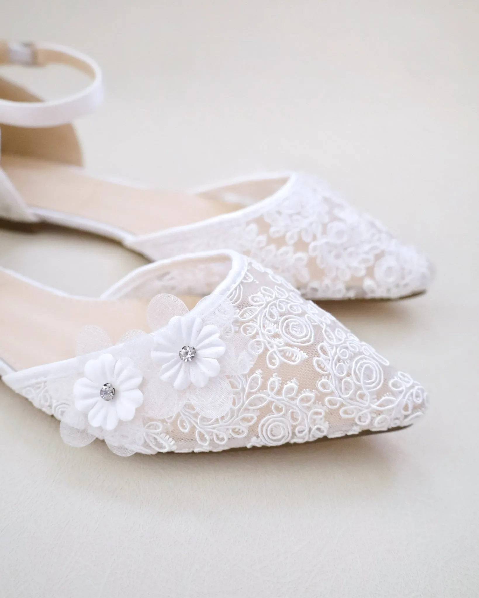 Crochet Lace Pointy Toe Flats with Flower Applique