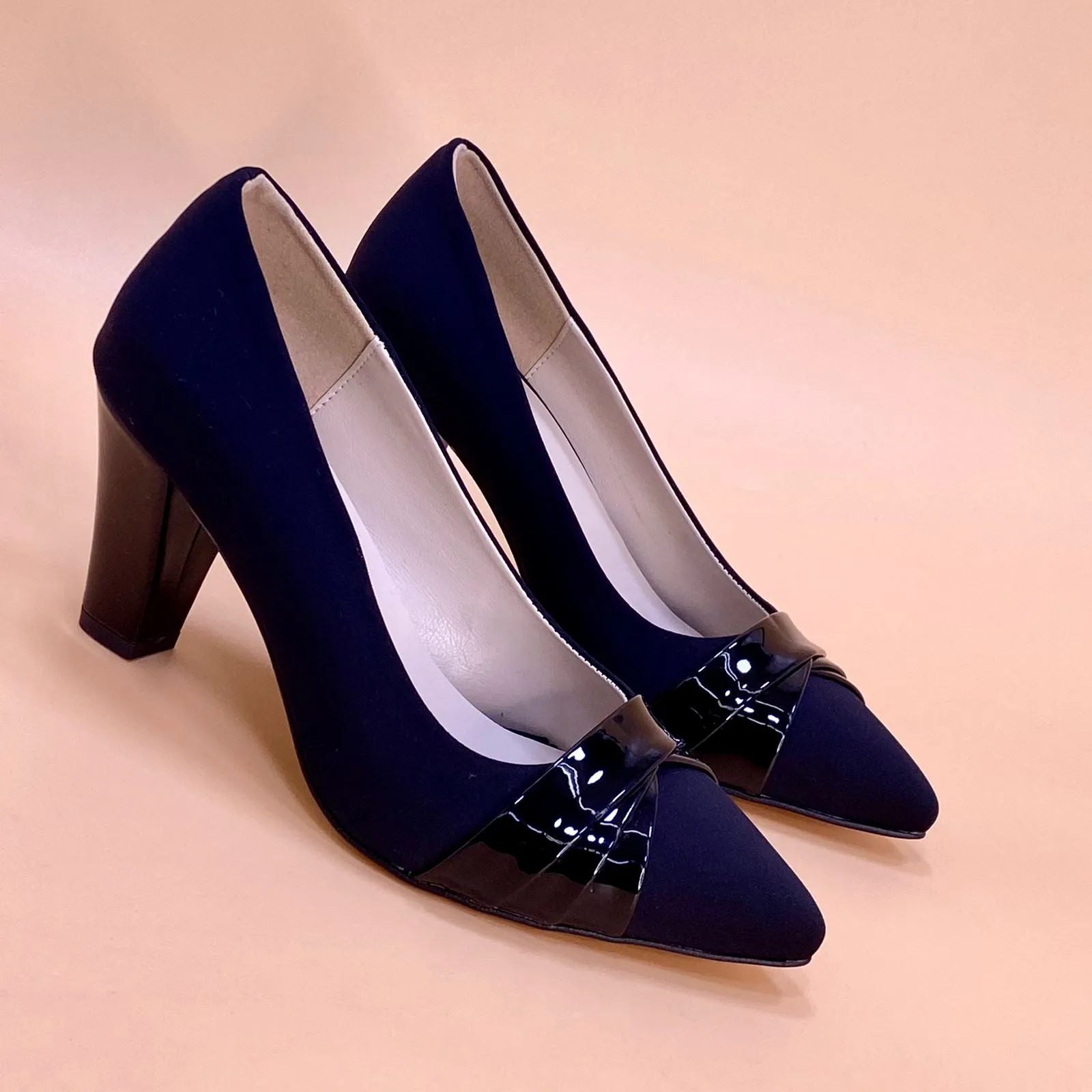 NEW ,  WOMEN SHOES HEELS W135